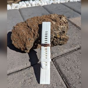 Garmin QuickFit 20 Watch Band Rose Gold/ White NWOB